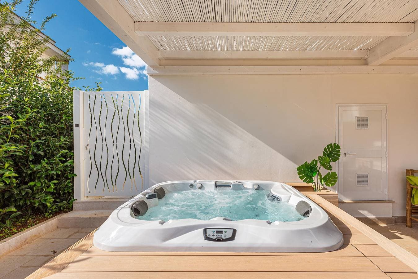 Foto 2 von 16: Zimmer für 4 Personen mit Pool