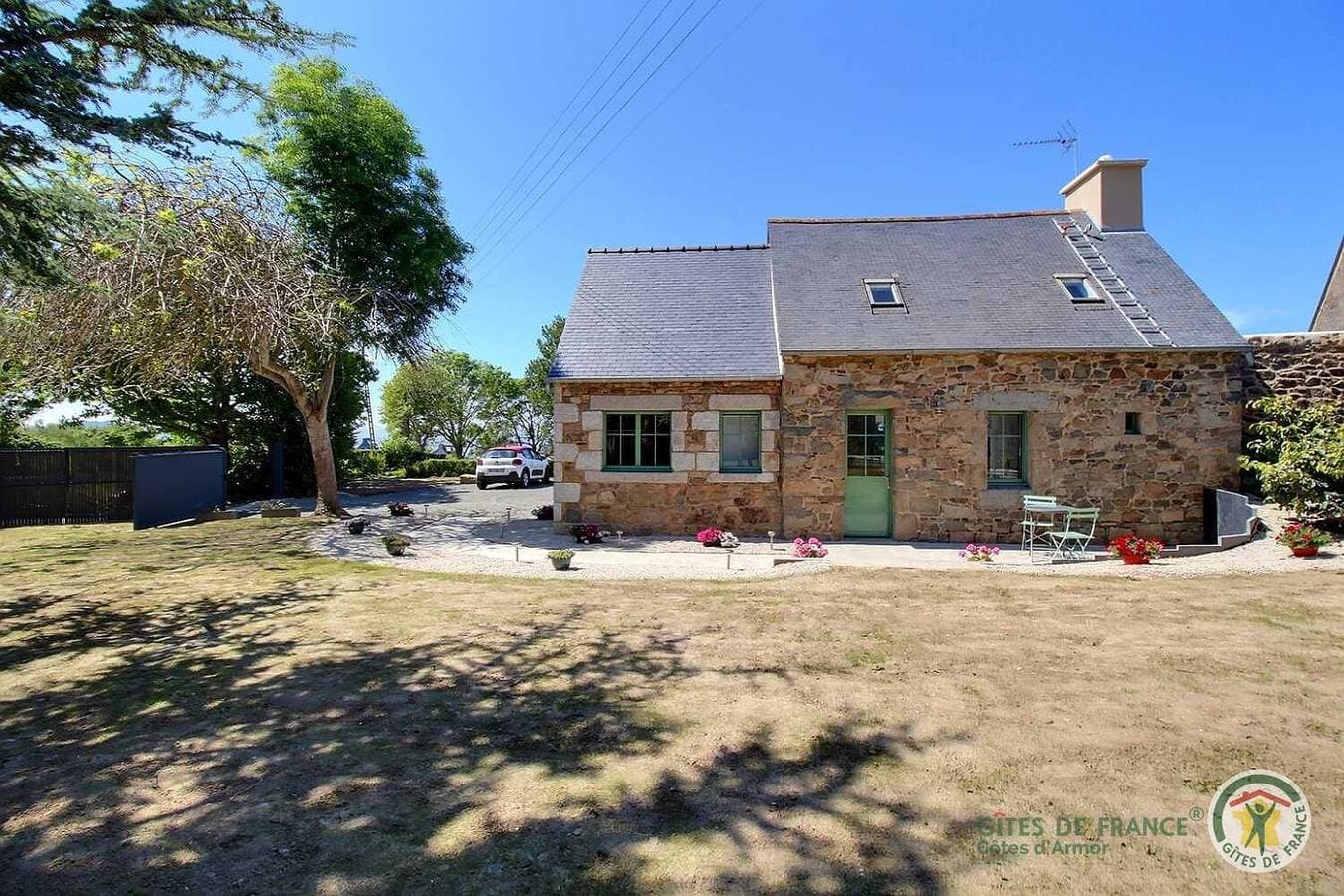 Chez Tonton Yves 1