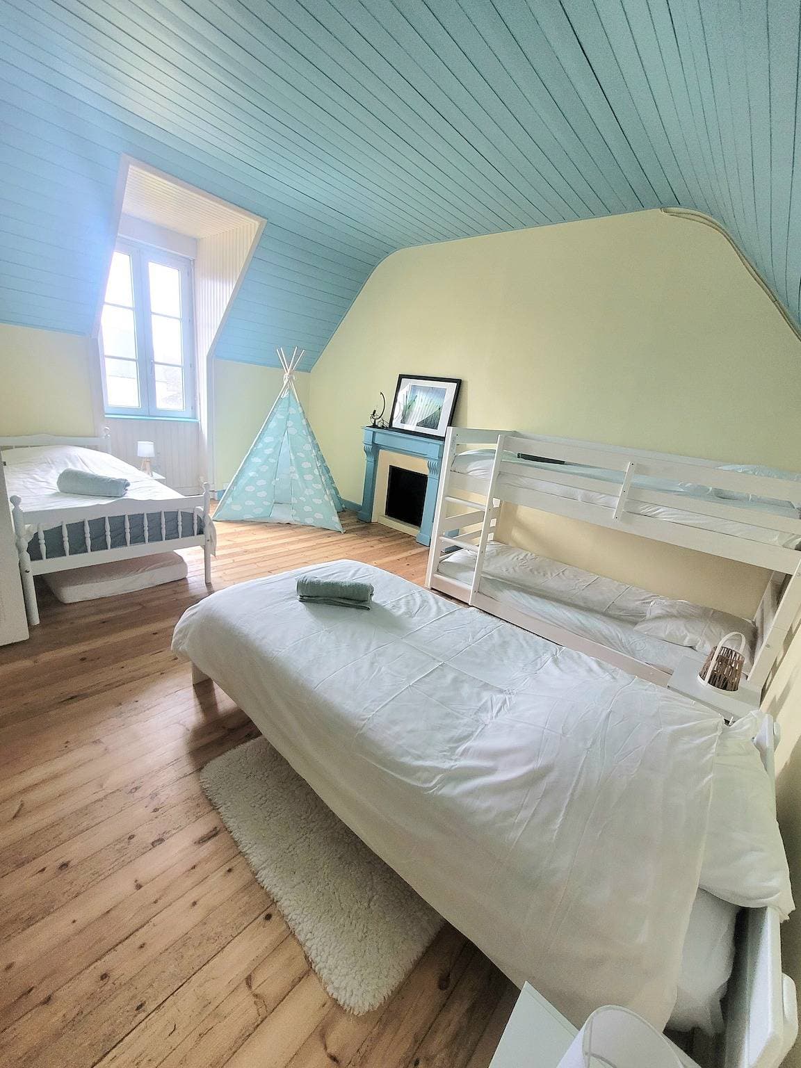 Foto 13 von 33: Renoviertes Familienhaus, 50 m vom Meer – 4 Schlafzimmer, Garten, Strände zu Fuß erreichbar!