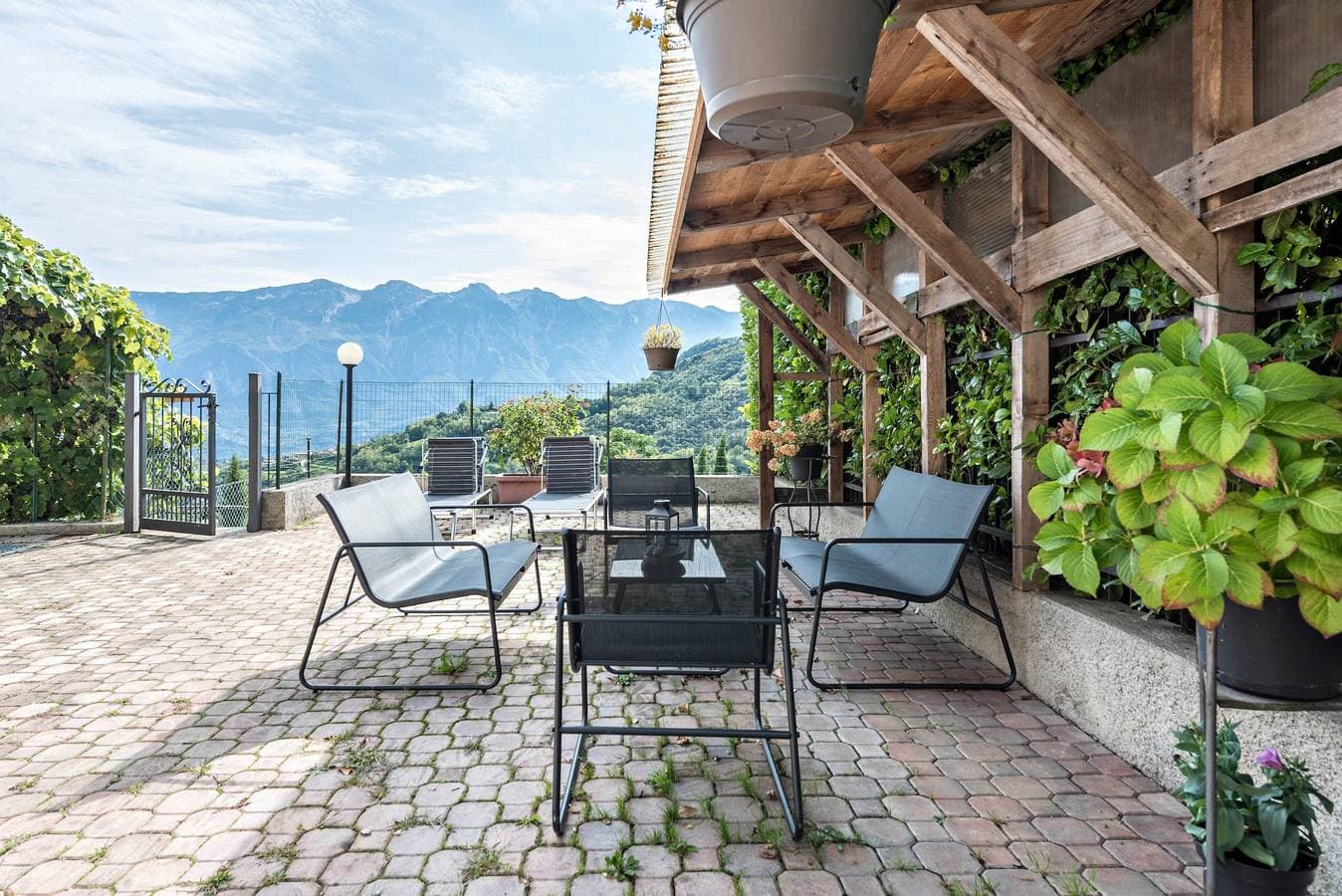 Foto 4 von 43: Ferienwohnung „Casa Vacanze Voiandes“ mit Bergblick, Balkon und WLAN