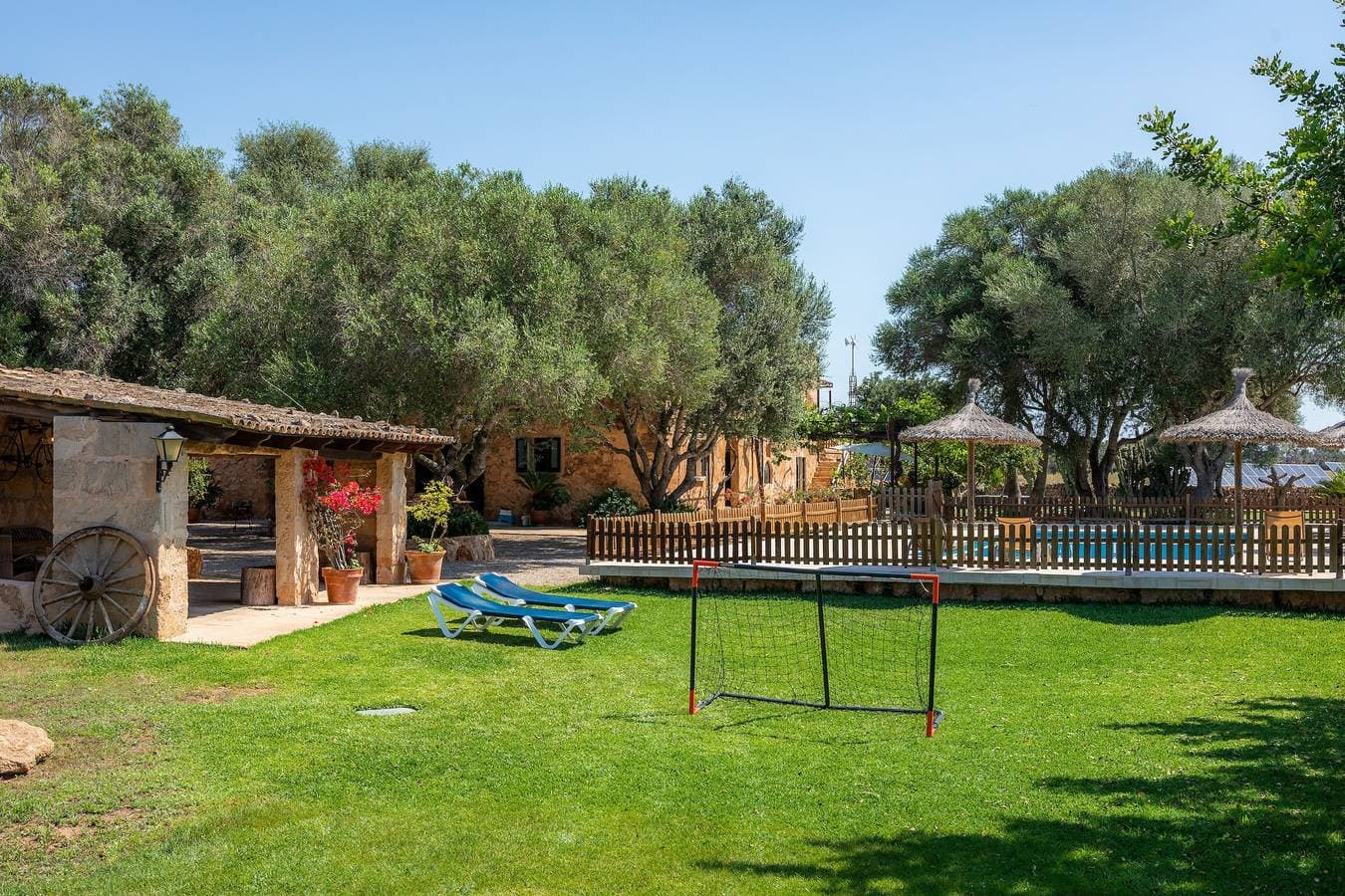 Foto 5 von 28: Agroturismo 'Ponent' mit Bergblick, Gemeinschaftspool und WLAN