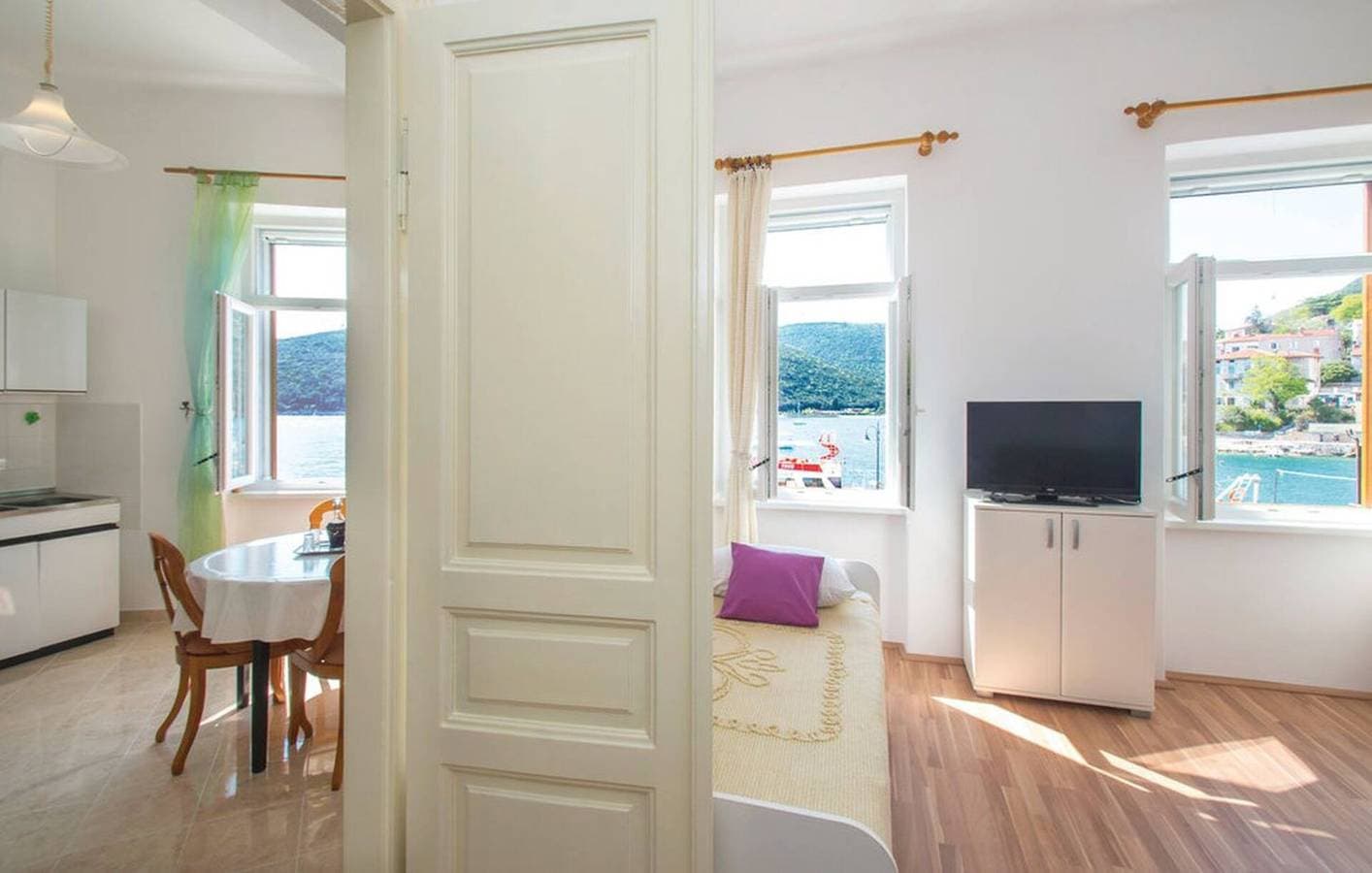 Foto 8 von 12: Top location sea view apartment Rajan