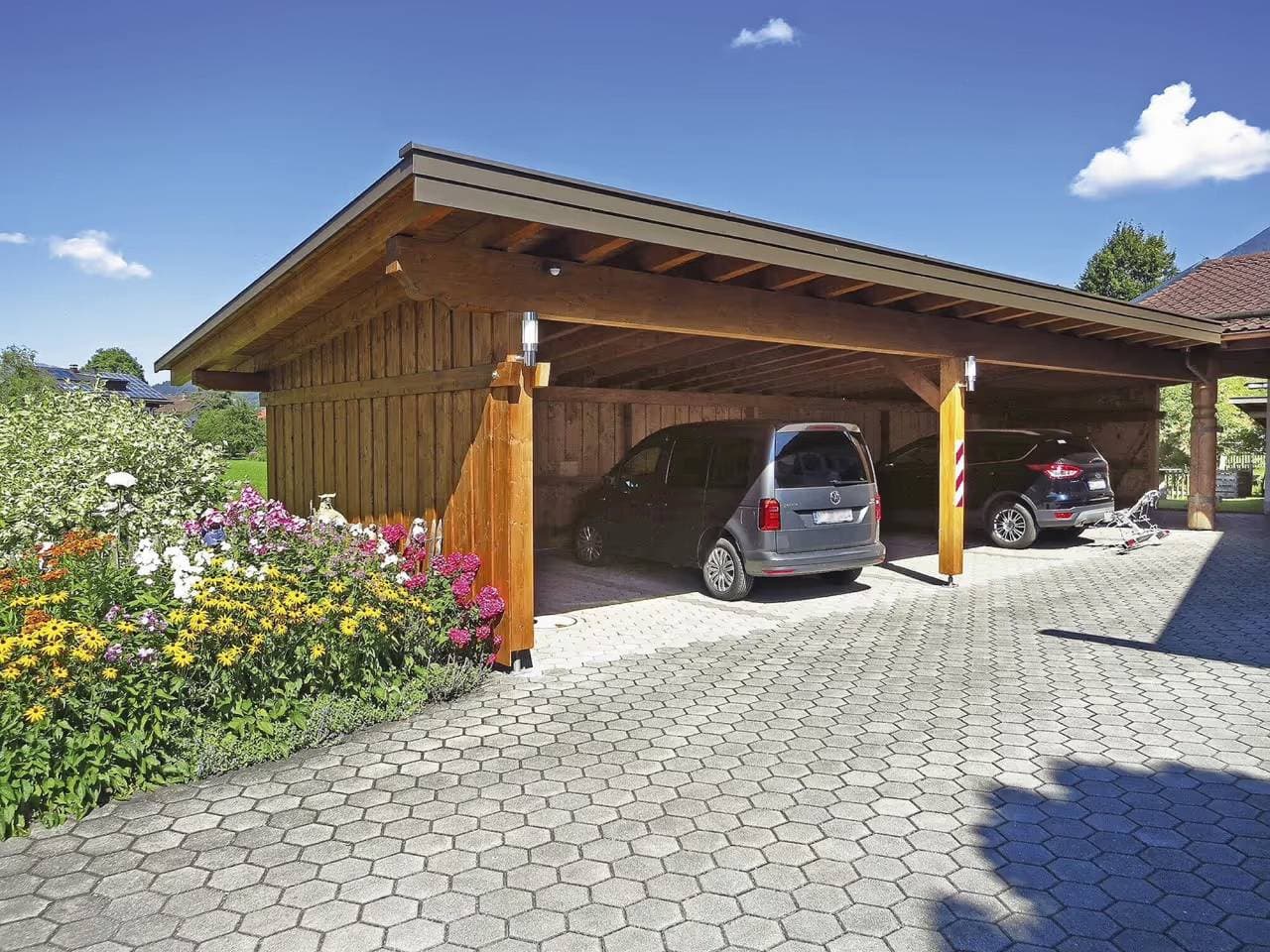 Foto 9 von 17: Gästehaus Christophorus - Fewo "Bergkristall" mit Bergblick, Gemeinschaftsgarten und WLAN