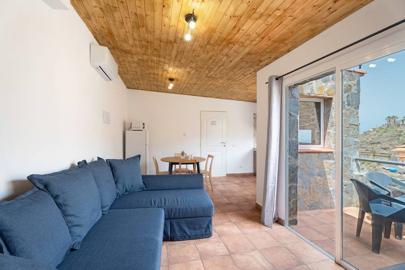 Foto 2 von 22: Vv La Era I mit Meerblick, Balkon, WLAN und Klimaanlage