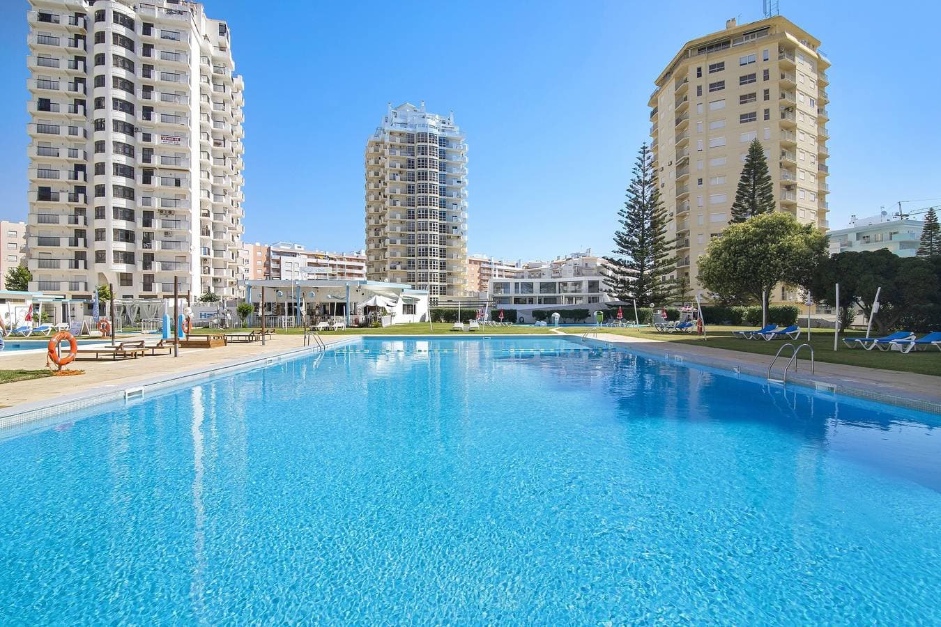 Foto 4 von 21: Ferienwohnung Nau Bérrio 3ºD – Meerblick, Pool, Klimaanlage, WLAN