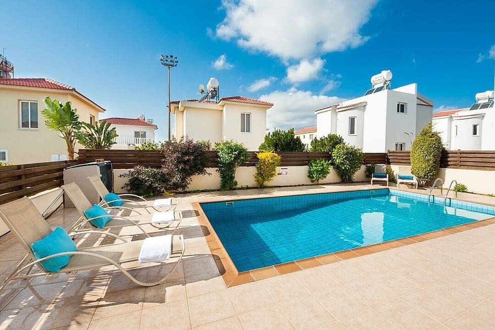 Nissi Beach holiday villa 1