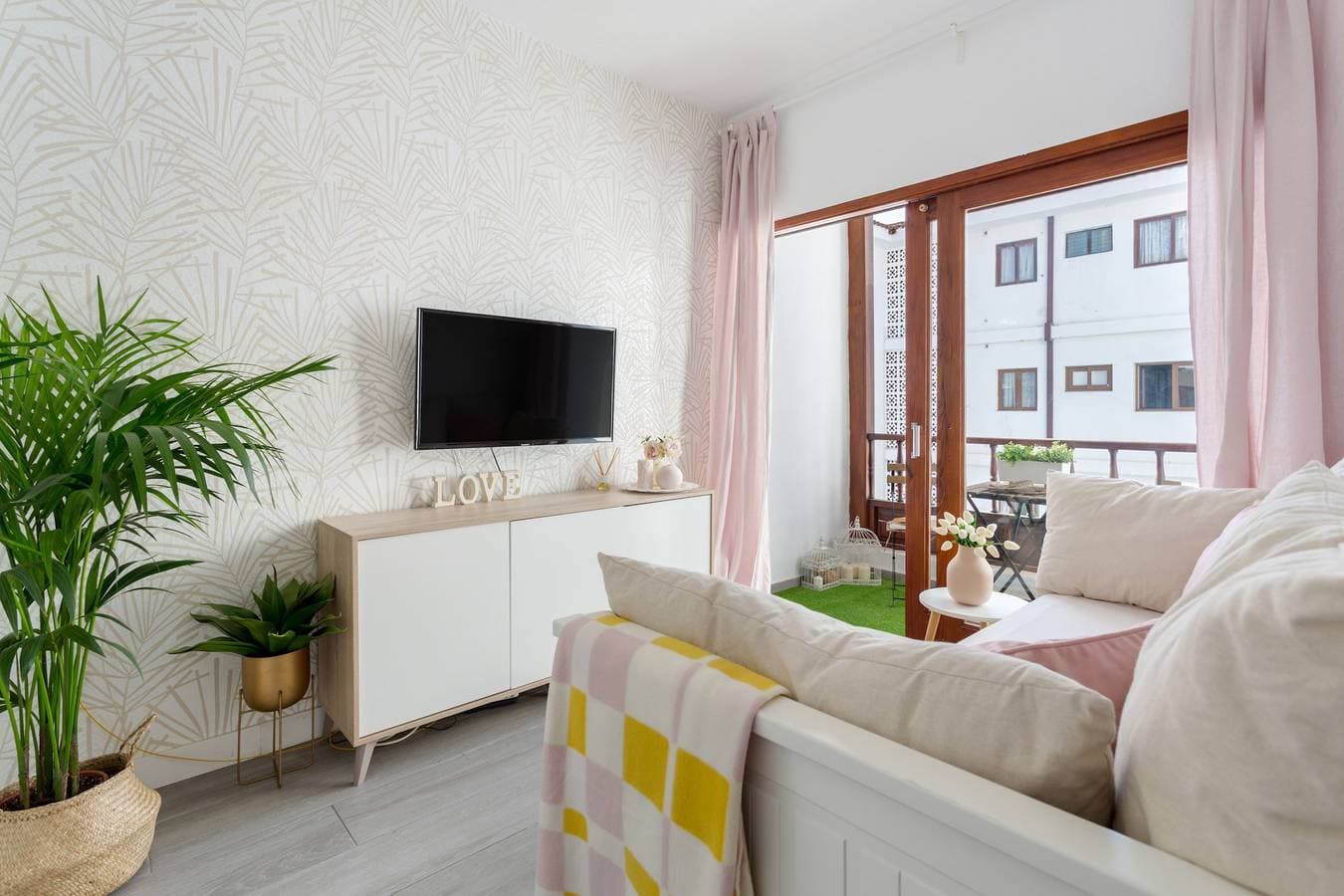 Foto 3 von 39: Ferienwohnung 'Martimar Candelaria' mit Meerblick, Gemeinschaftspool und Wi-Fi