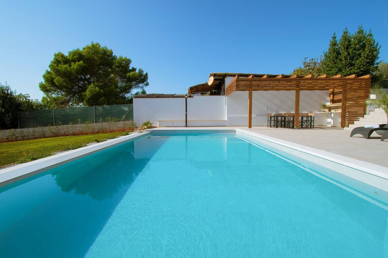 Foto 4 von 61: Neue Villa mit privatem Pool mit Meerblick