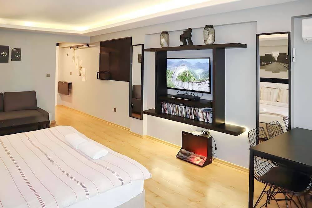 Foto 2 von 20: Cozy Central Apartment with Elevator&Patio Near Metro 2 minute walking