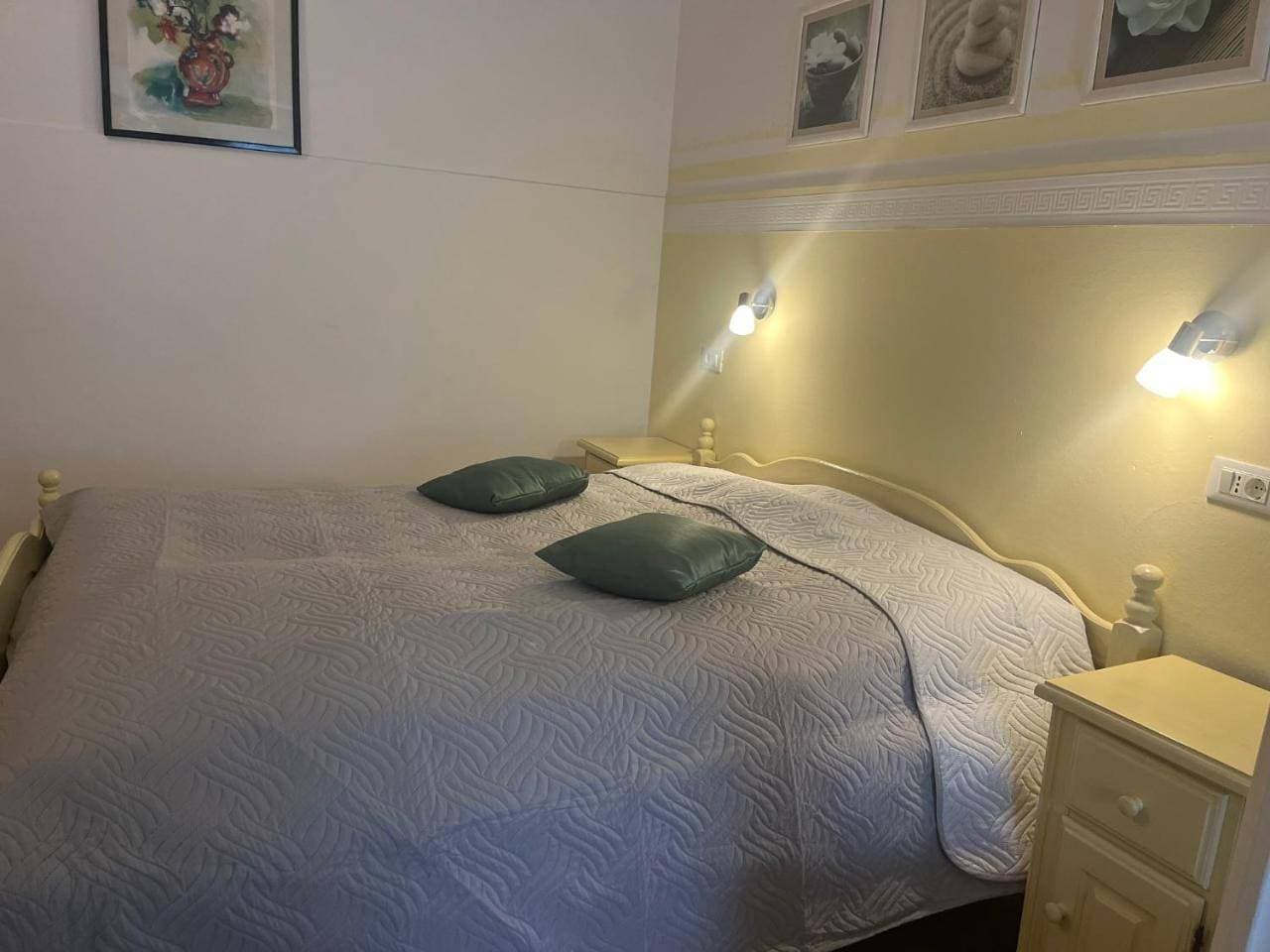 Foto 10 von 13: Double Room with Private Bathroom