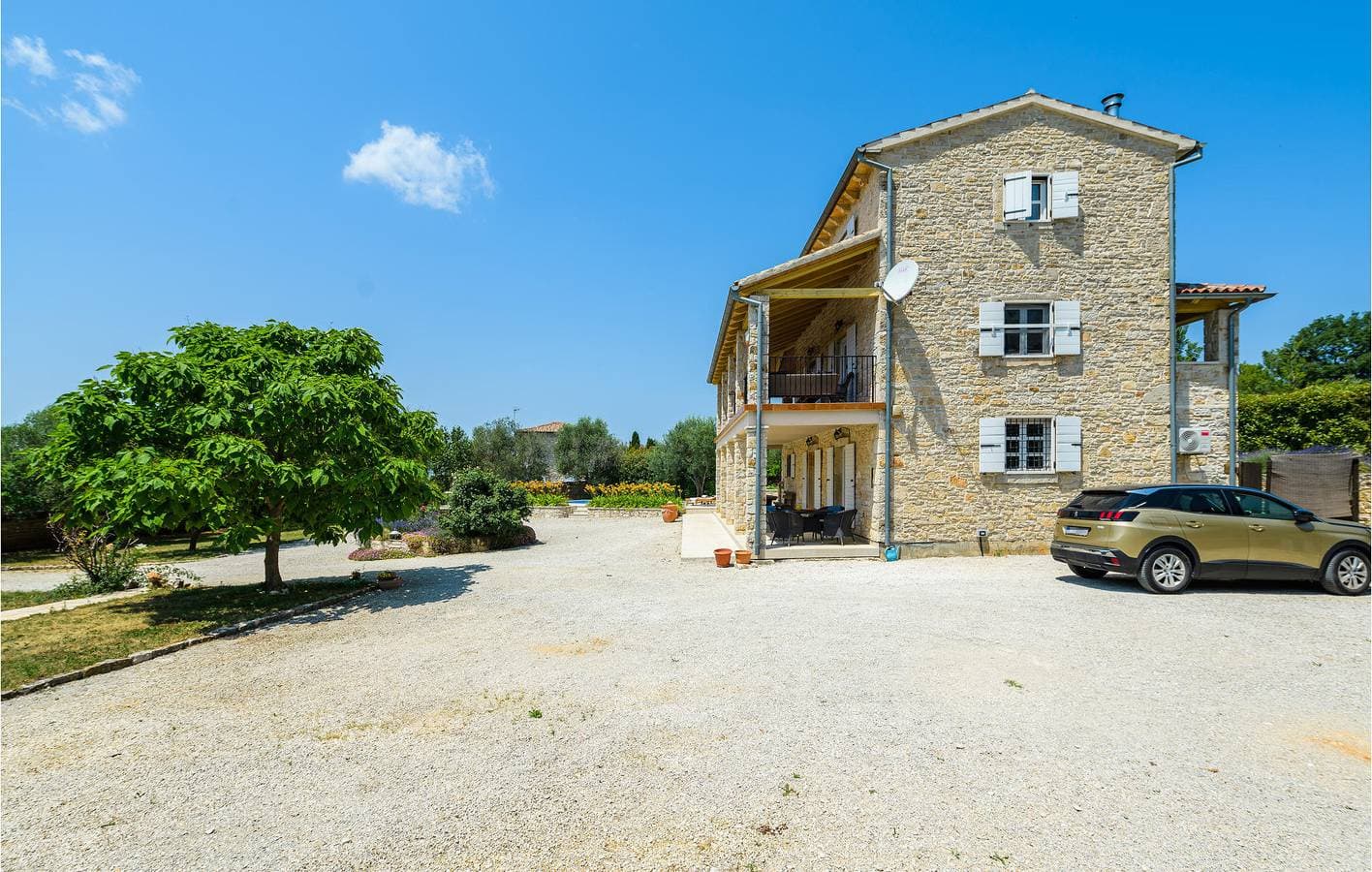 Foto 3 von 50: Geräumige Wohnung mit Pool und Terrasse in der Nähe des Stadtzentrums von Heraki
