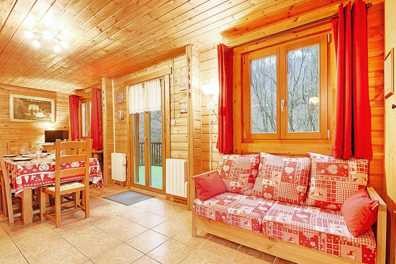 Foto 3 von 23: Chalet für 8 Personen mit Garten