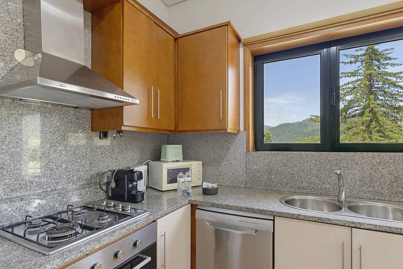 Foto 9 von 29: Apartment 'Casa Das Pedras' mit Seeblick, WLAN und Klimaanlage