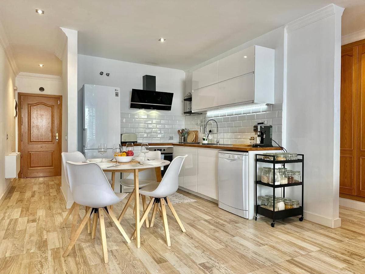 Foto 4 von 71: One-Bedroom Apartment