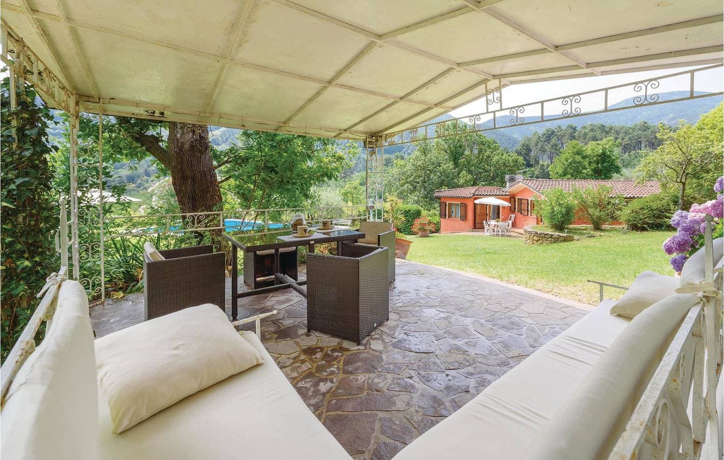 Foto 2 von 18: Oase am See: 90m² mit Parkplatz, Pool & Garten