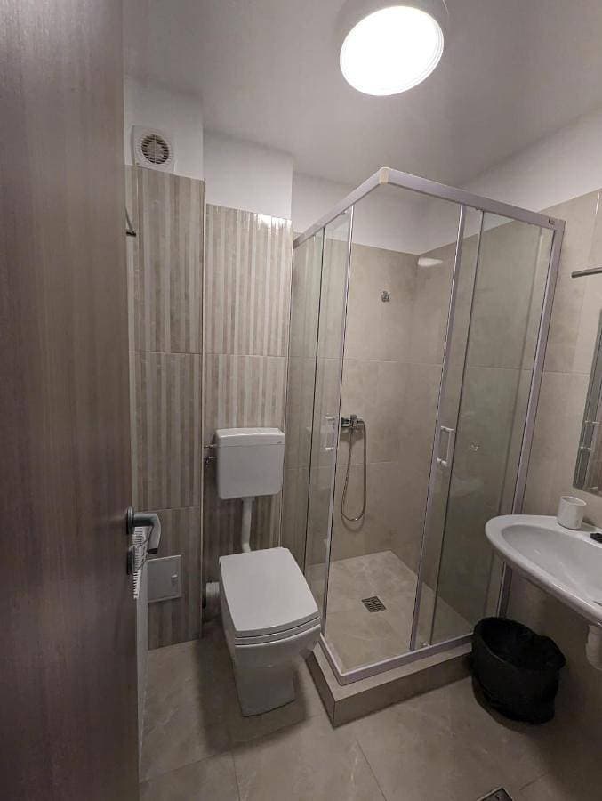 Foto 5 von 9: Double Room