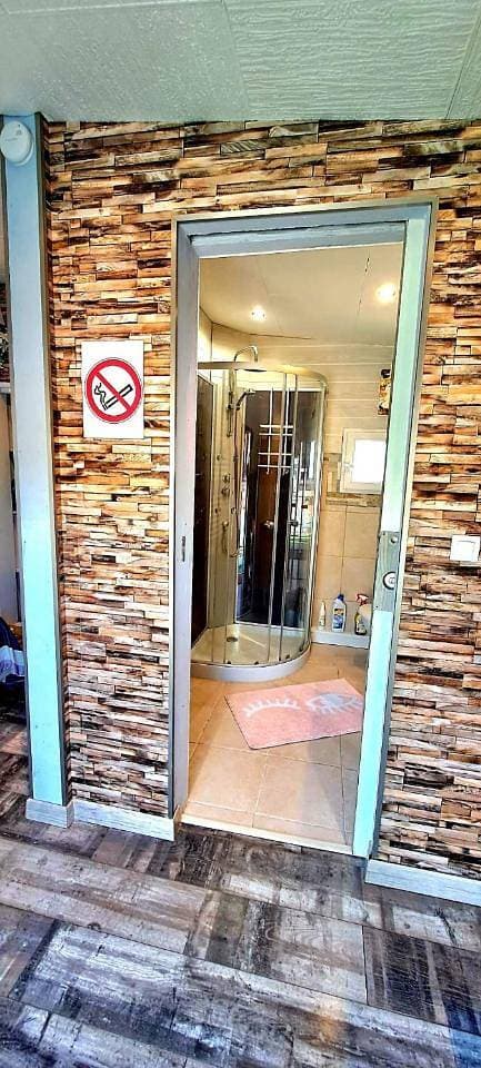 Foto 7 von 9: Double Room with Private External Bathroom