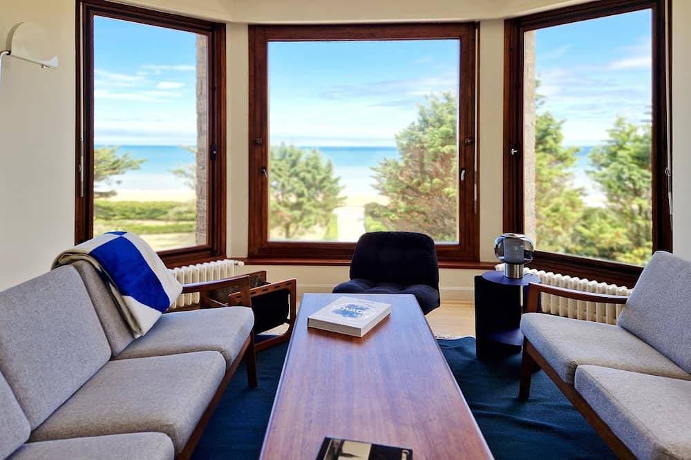 Foto 5 von 30: La Sauvagère, Exceptional Art Deco Villa on Omaha Beach with Direct Beach Access