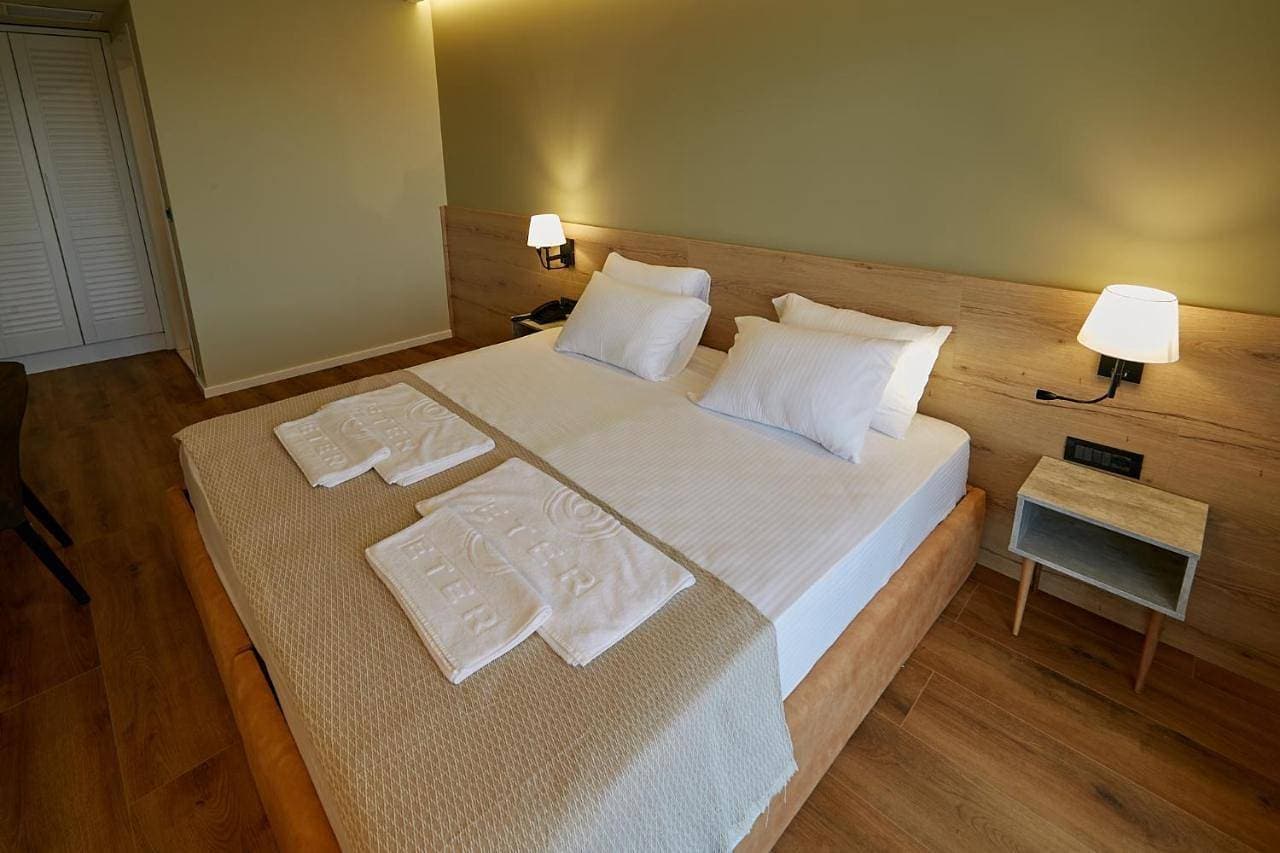 Foto 9 von 11: Standard Double Room with Side Sea View