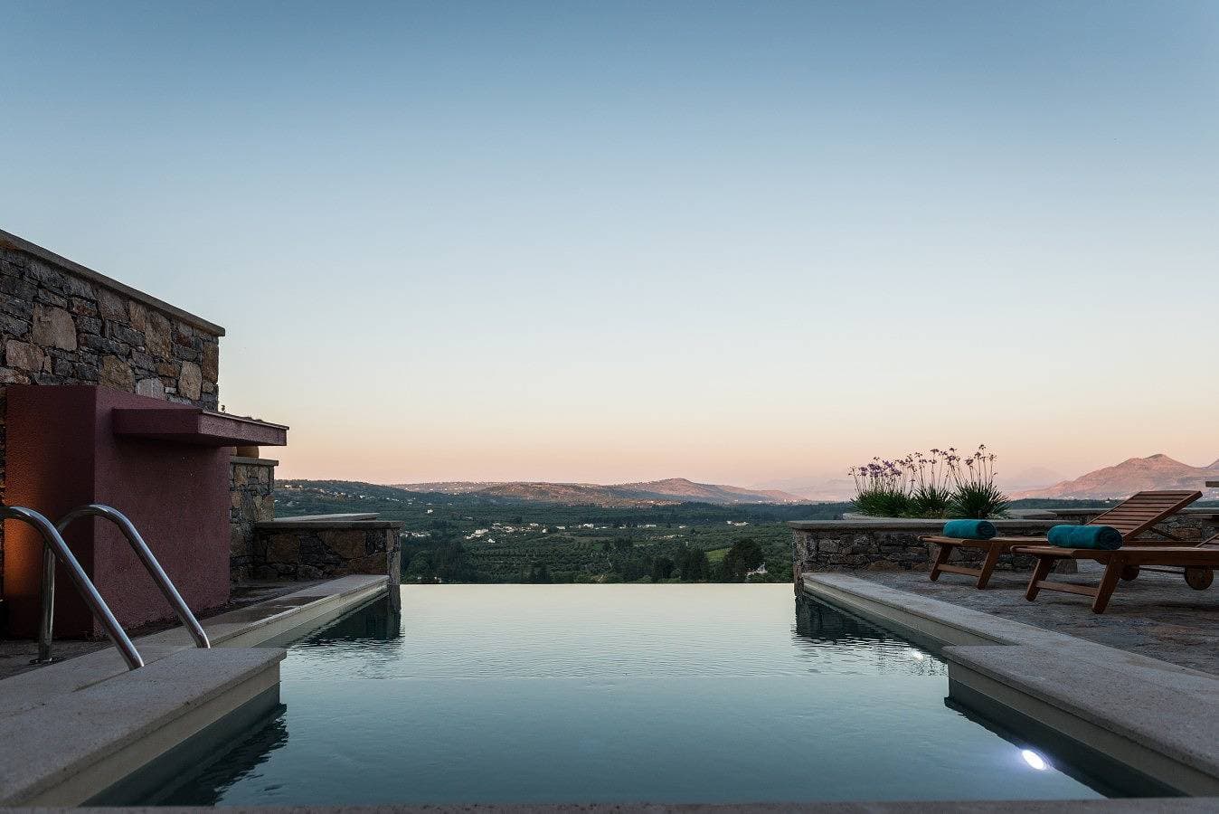 Foto 8 von 29: Traditional Villa with Private Heated Pool and BBQ
