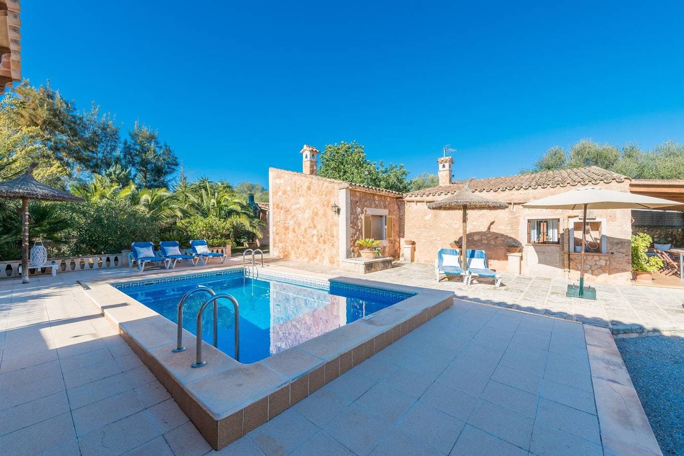 Foto 4 von 45: Hórreo  - Ferienhaus mit privaten Pool in Campos. WiFi gratis
