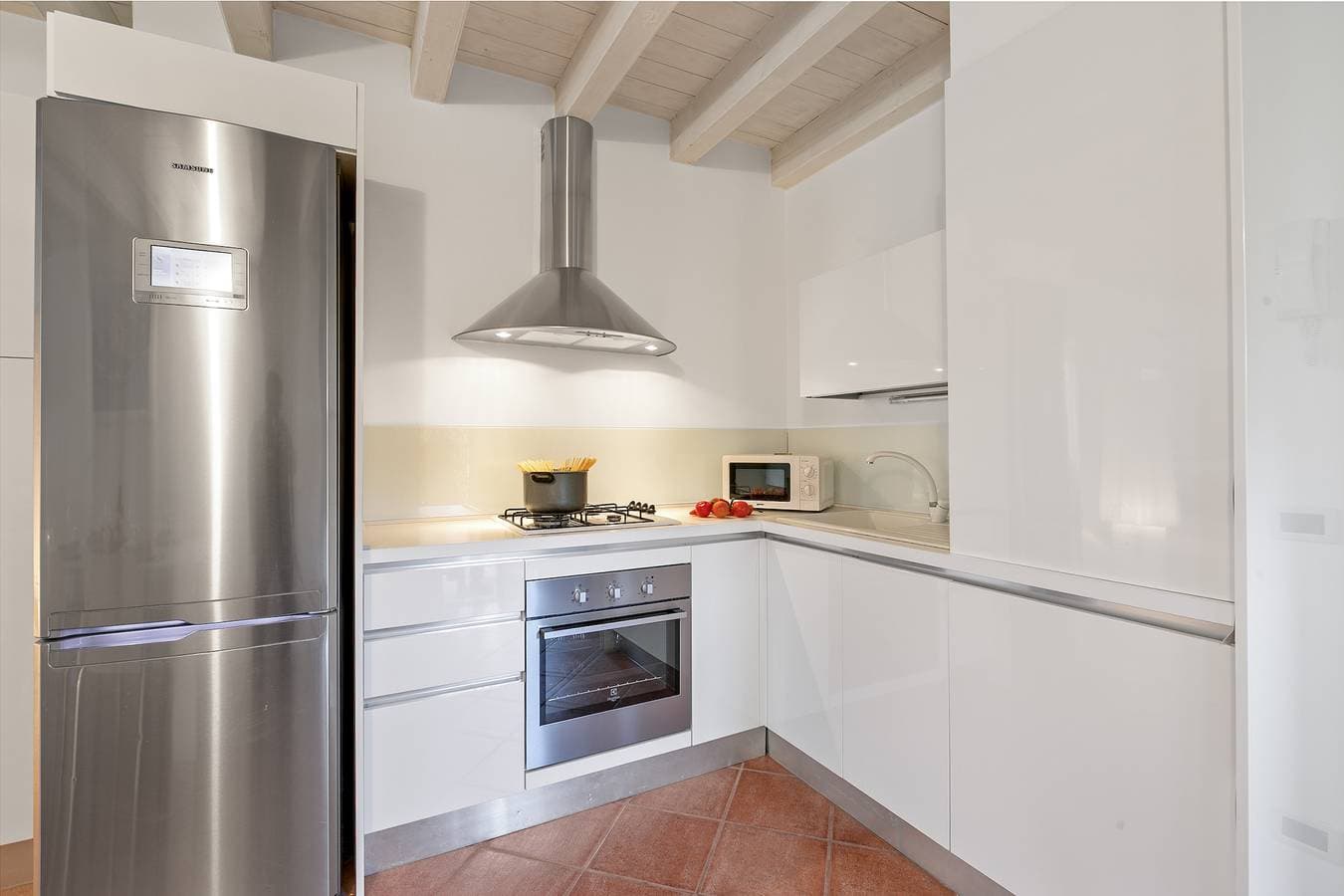 Foto 4 von 27: Magnolia House: Sirmione Apt for 4 with Shared Pool