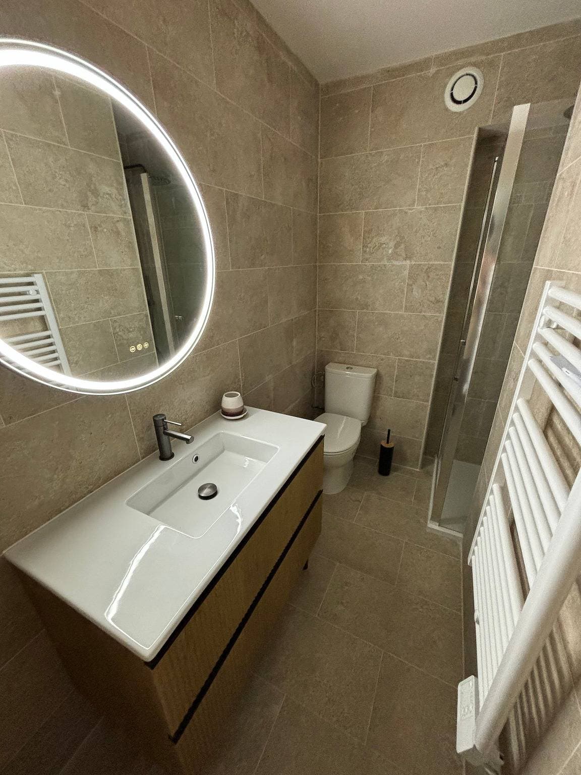 Foto 4 von 18: Ferienwohnung für 6 Personen mit Terrasse