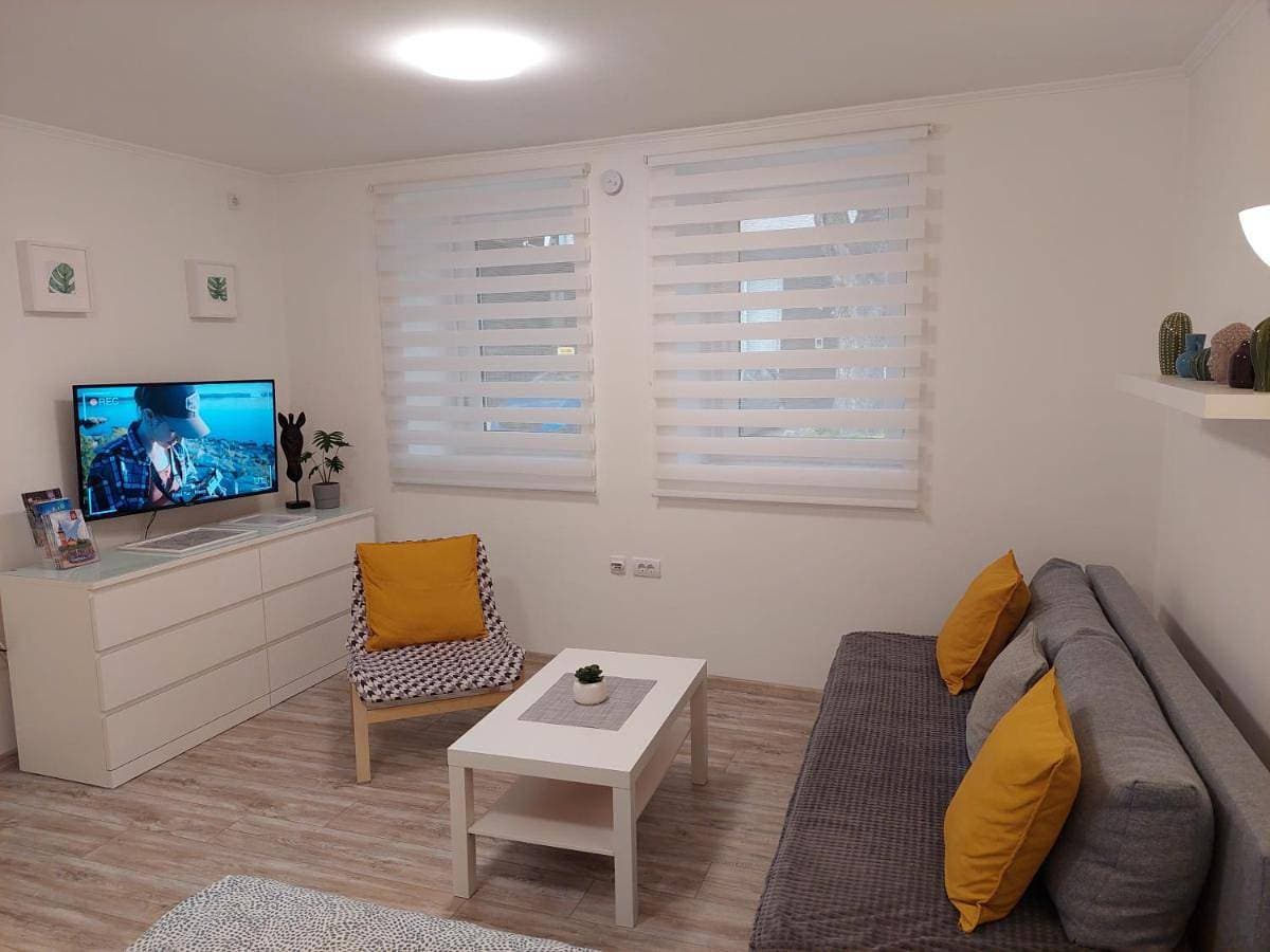 Street apartment 1