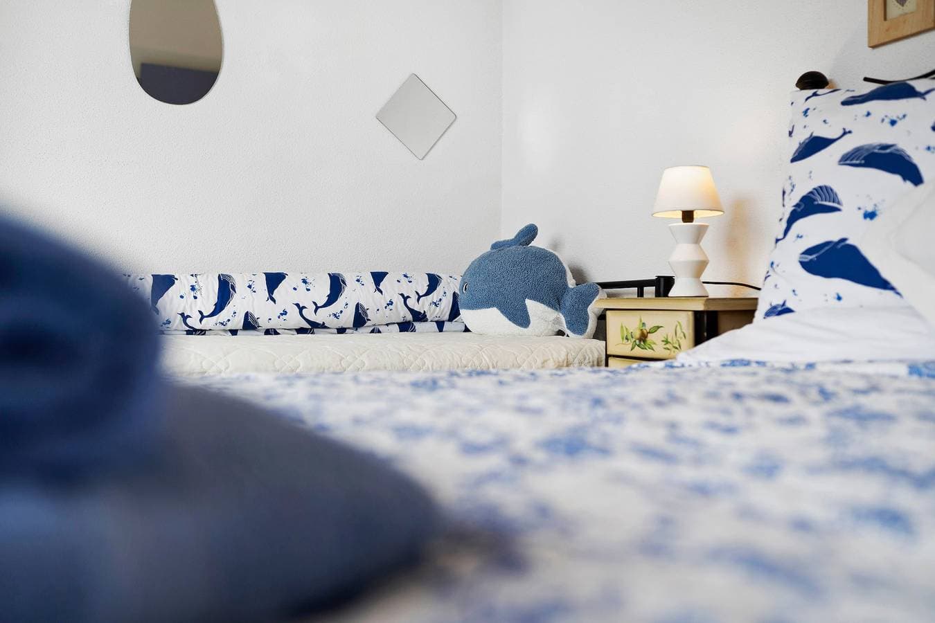 Foto 10 von 33: Gästezimmer „Chambre D – Sportive“ mit Bergblick, gemeinsamer Terrasse und WLAN