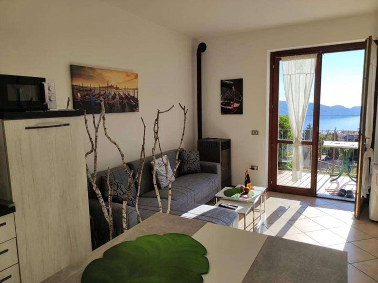 Foto 4 von 14: Apartment with Lake View
