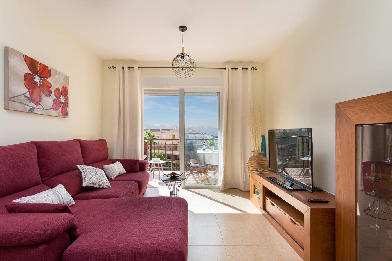 Foto 3 von 21: Ferienwohnung mit Pool, Meerblick und gratis fiber W-Lan