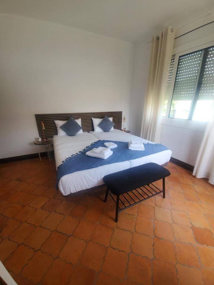 Foto 9 von 14: Double or Twin Room with Shared Bathroom