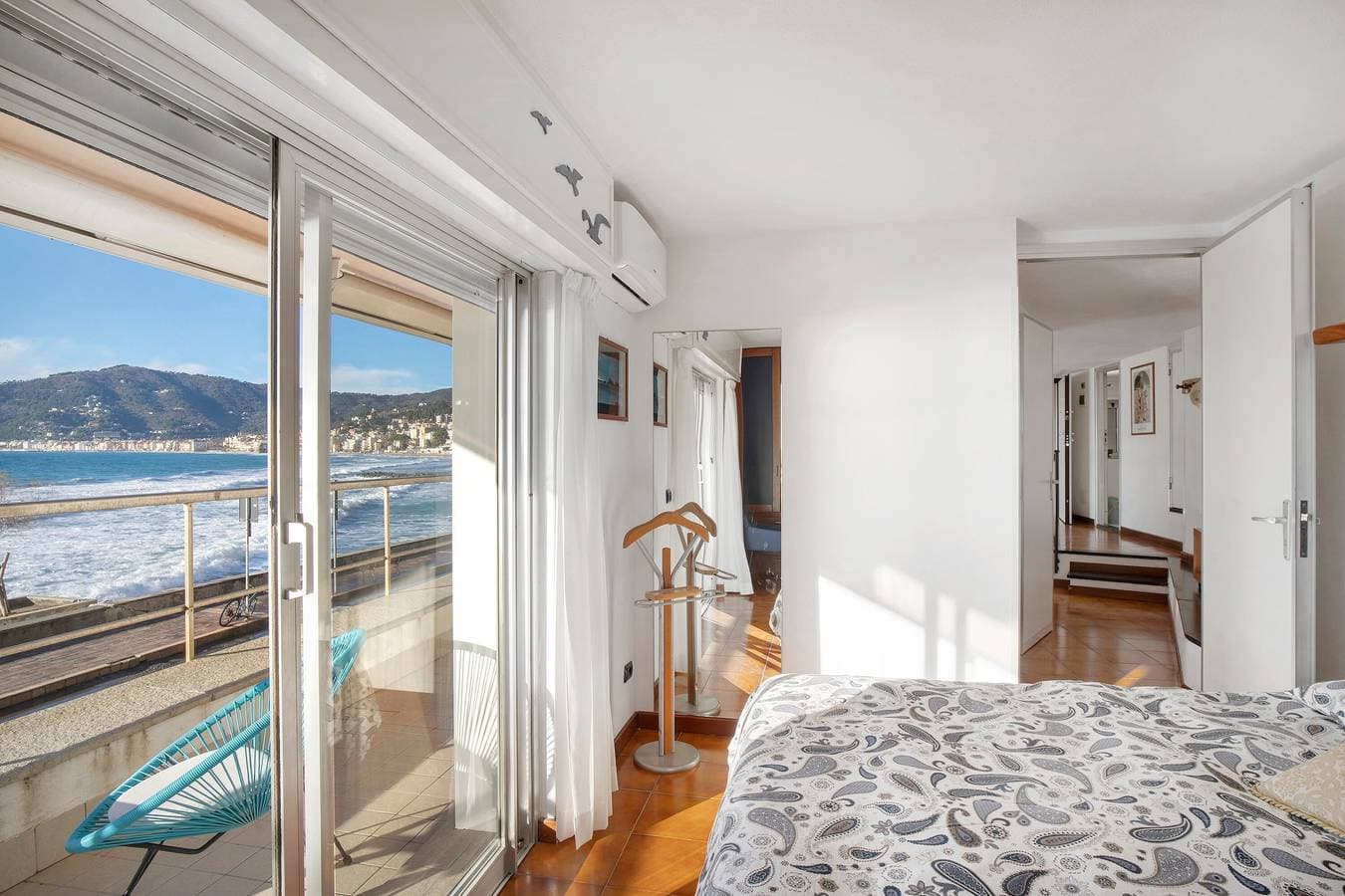 Foto 10 von 21: Ferienwohnung 'Cadorna Fronte Mare' mit Meerblick, Wi-Fi und Klimaanlage
