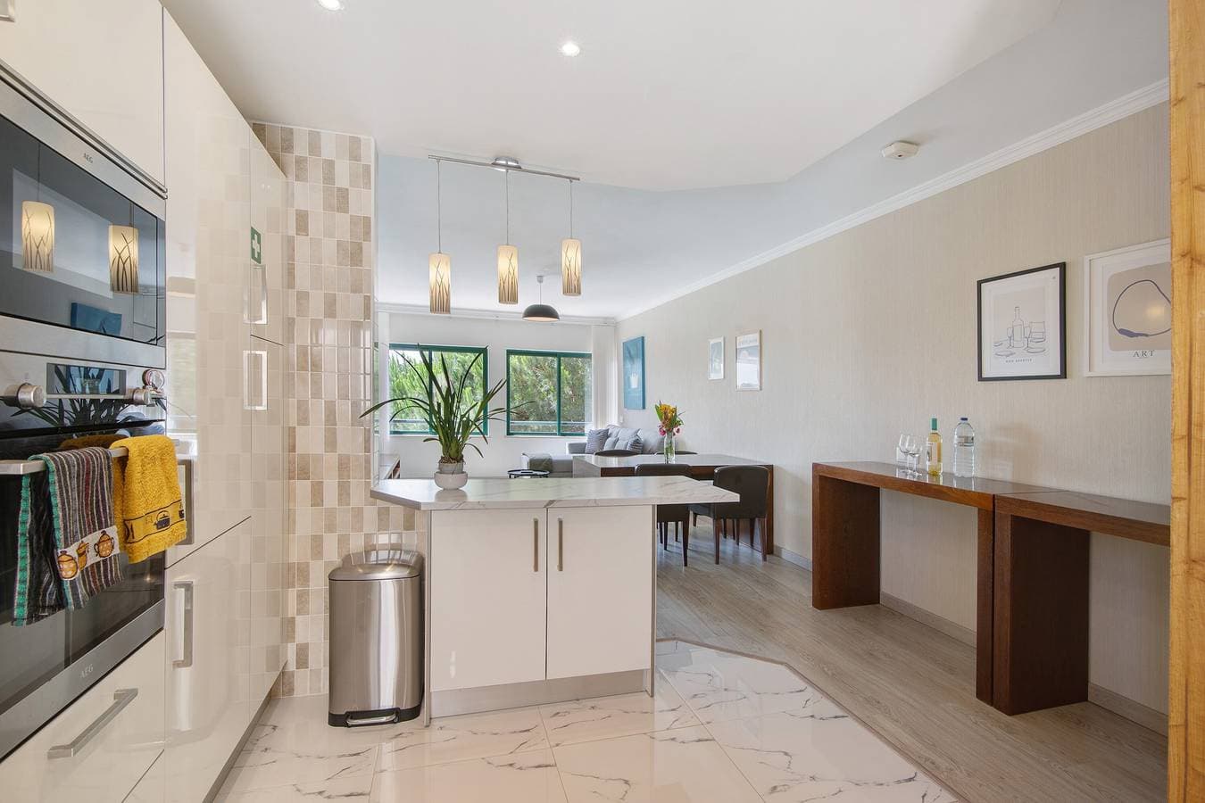 Foto 8 von 21: Ferienwohnung 'Salgados Beach House' mit Gemeinschaftspool, Wi-Fi und Klimaanlage