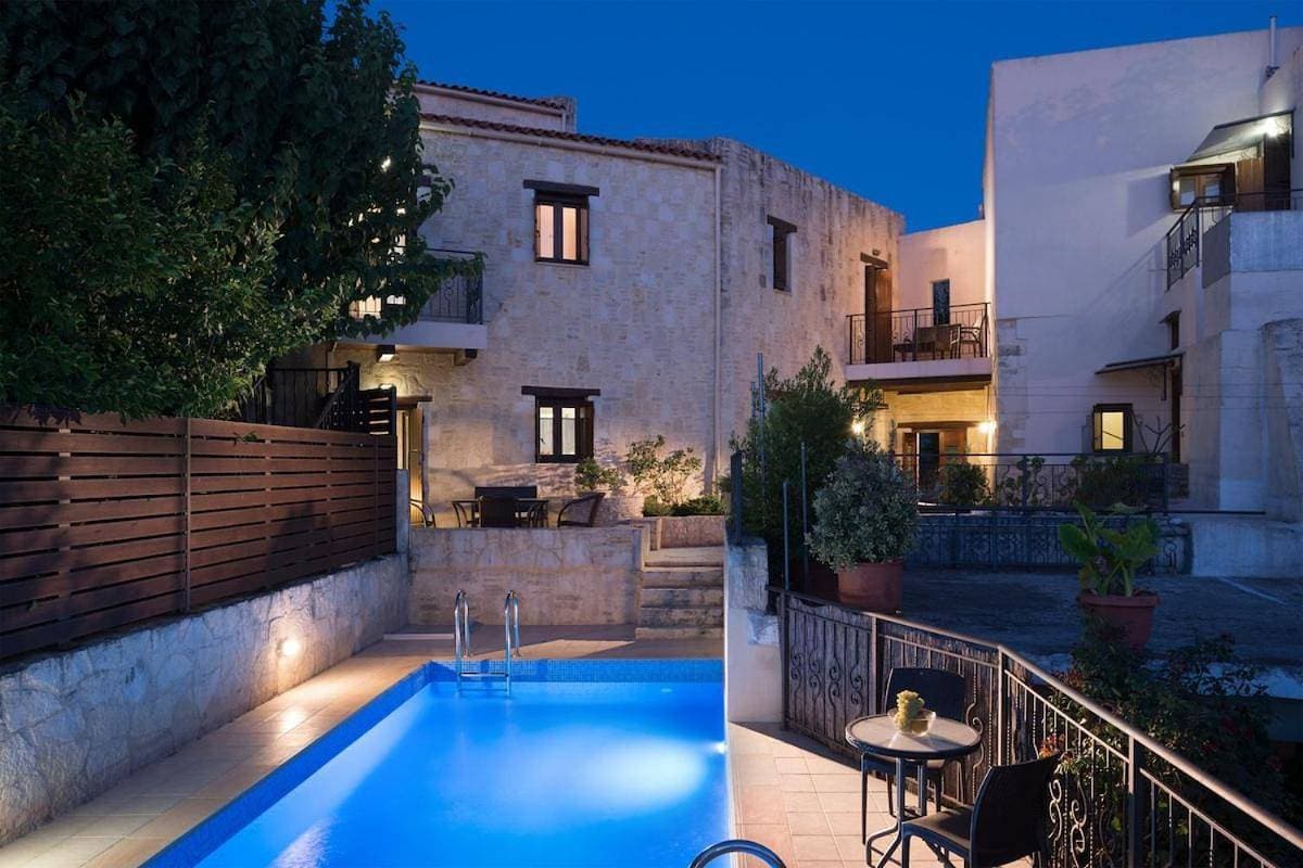 3-Min Drive to Kalyves Beach, Stone Home with Private Pool in Armenoi Center 1