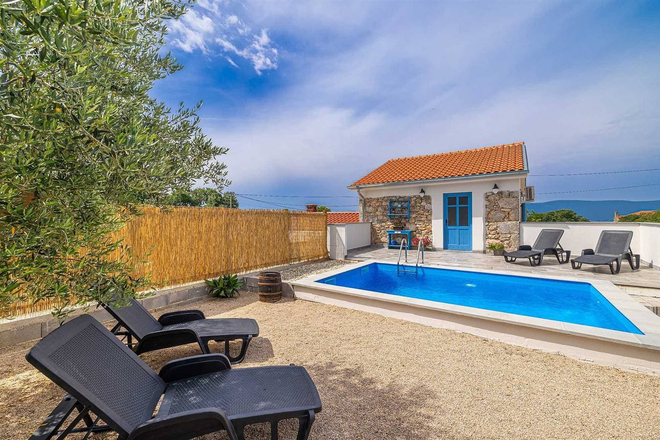 Foto 4 von 37: Ferienhaus Kuntenta mit privatem Pool und Whirlpool