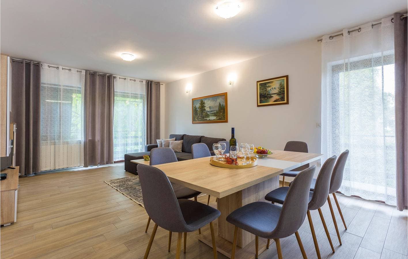 Foto 8 von 51: Reizende 2-Zimmer-Wohnung mit Pool, Terrasse und WLAN