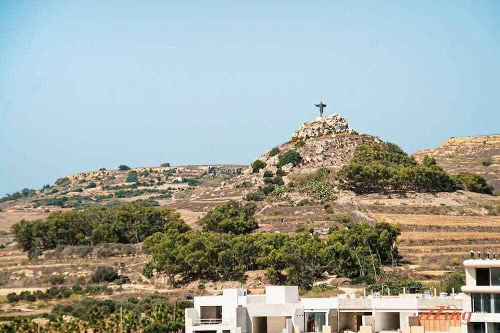 Foto 12 von 24: Country views by the sea. Holiday time in Gozo.