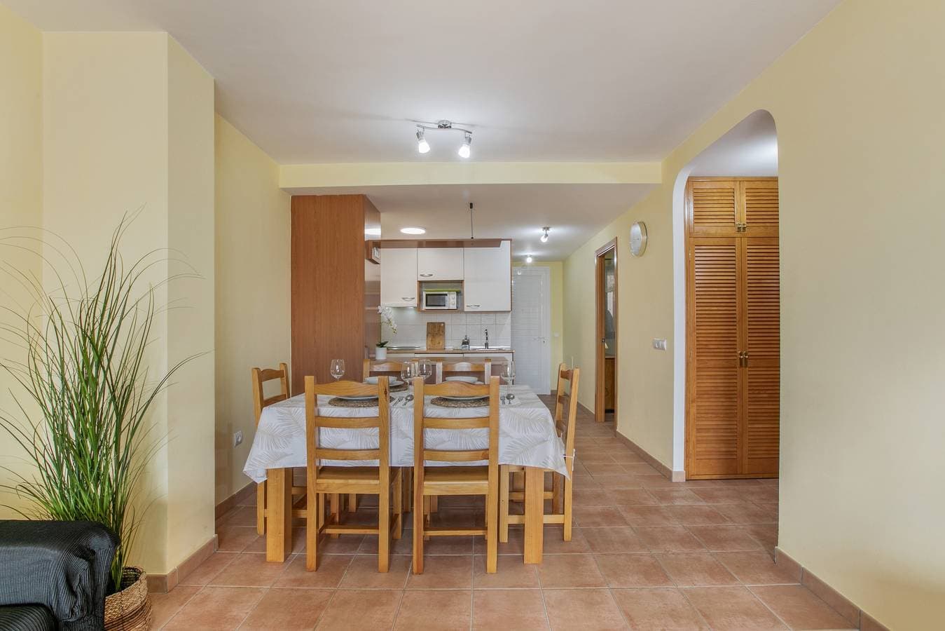 Foto 6 von 31: Ferienwohnung 'Palm Serenity' mit Gemeinschaftspool, WLAN und Klimaanlage