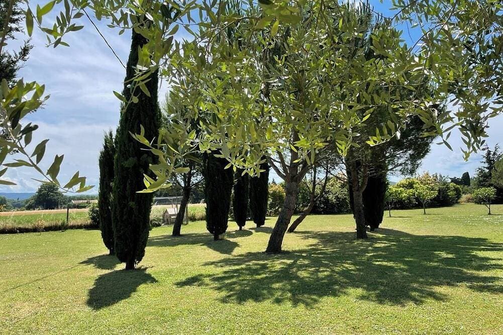 Foto 12 von 24: Quiet little house with large garden on the Rhône agricultural plain