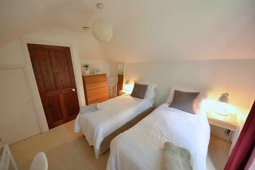 Foto 8 von 29: Unique open plan house in central Windsor pet friendly + parking