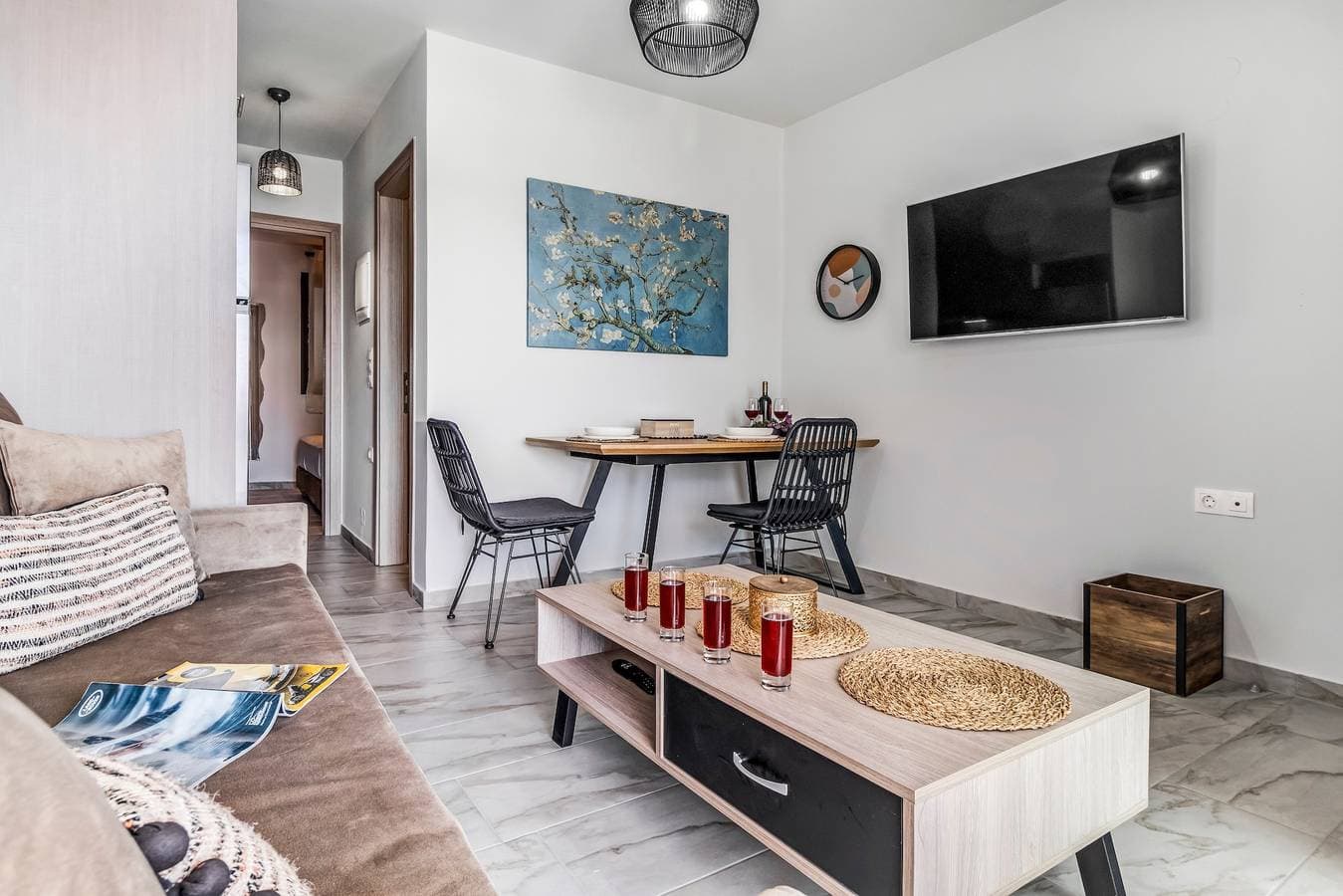 Foto 7 von 26: Einzimmerapartment 'Oceanida Penelope Lyxury Suite' mit Meerblick, WLAN und Klimaanlage