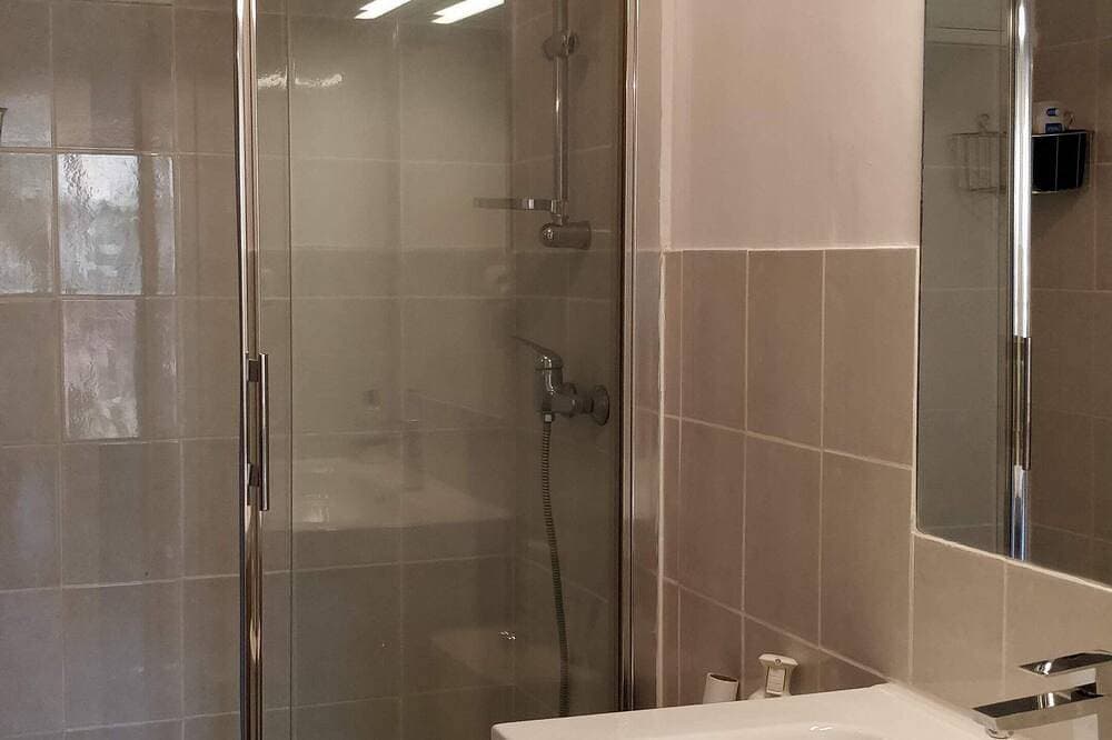 Foto 5 von 18: Neu Cassis Wohnung im Hafen, hinter dem Hafen, schöne Aussicht und Parki