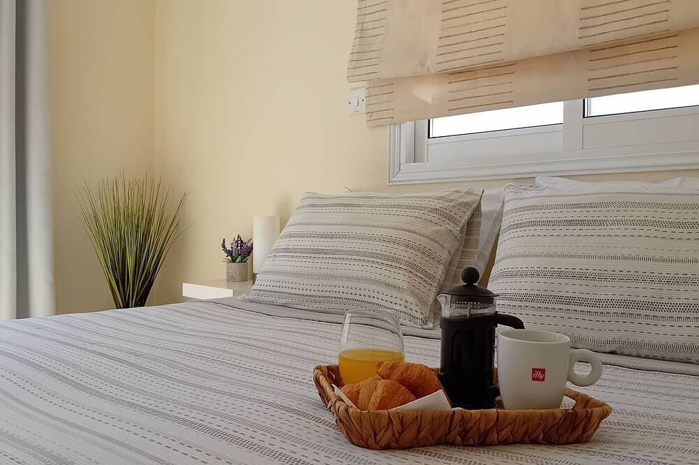 Foto 4 von 15: Kato Paphos Suites - 1-Bed Apartment, Great location, Pool view, Wi-Fi & a/c.