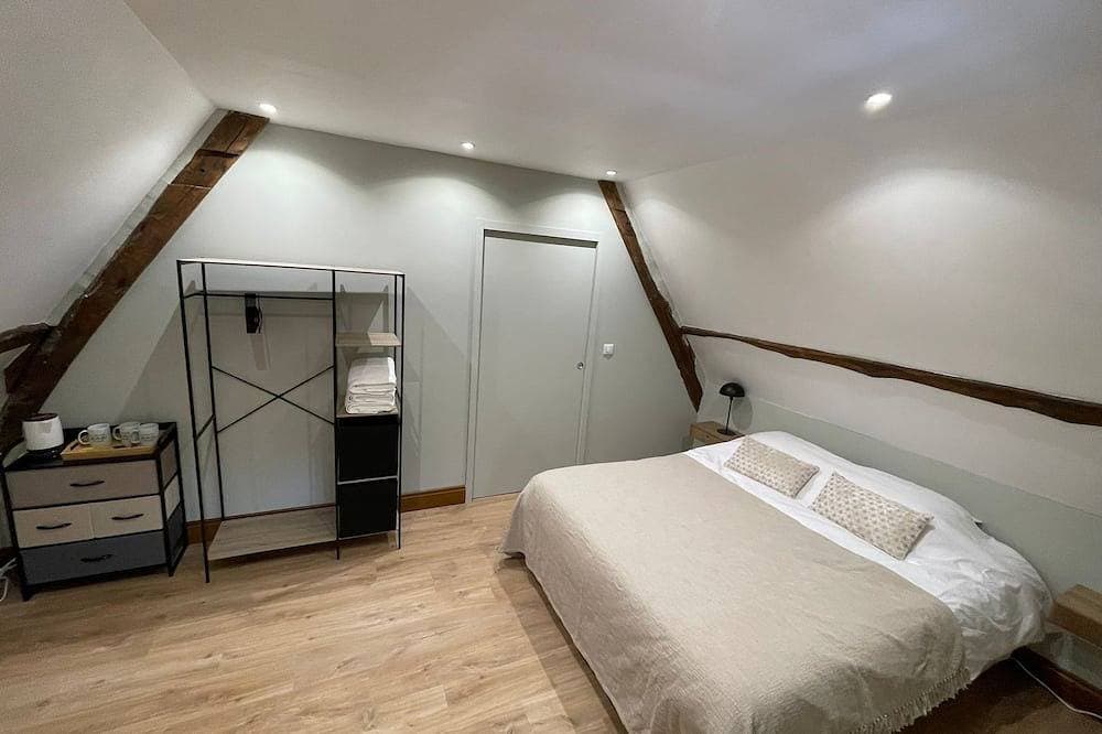 The Flaubert bedroom in the authentic and newly renovated cottage La Chaumière Normande 1