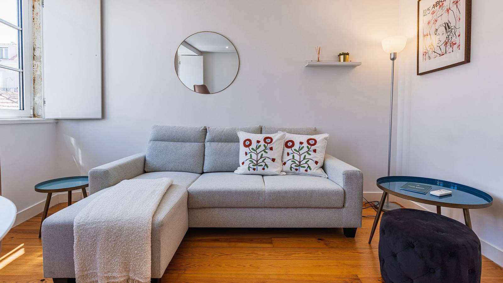 Foto 6 von 29: Bright 1Br Flat in Bairro Alto by LovelyStay