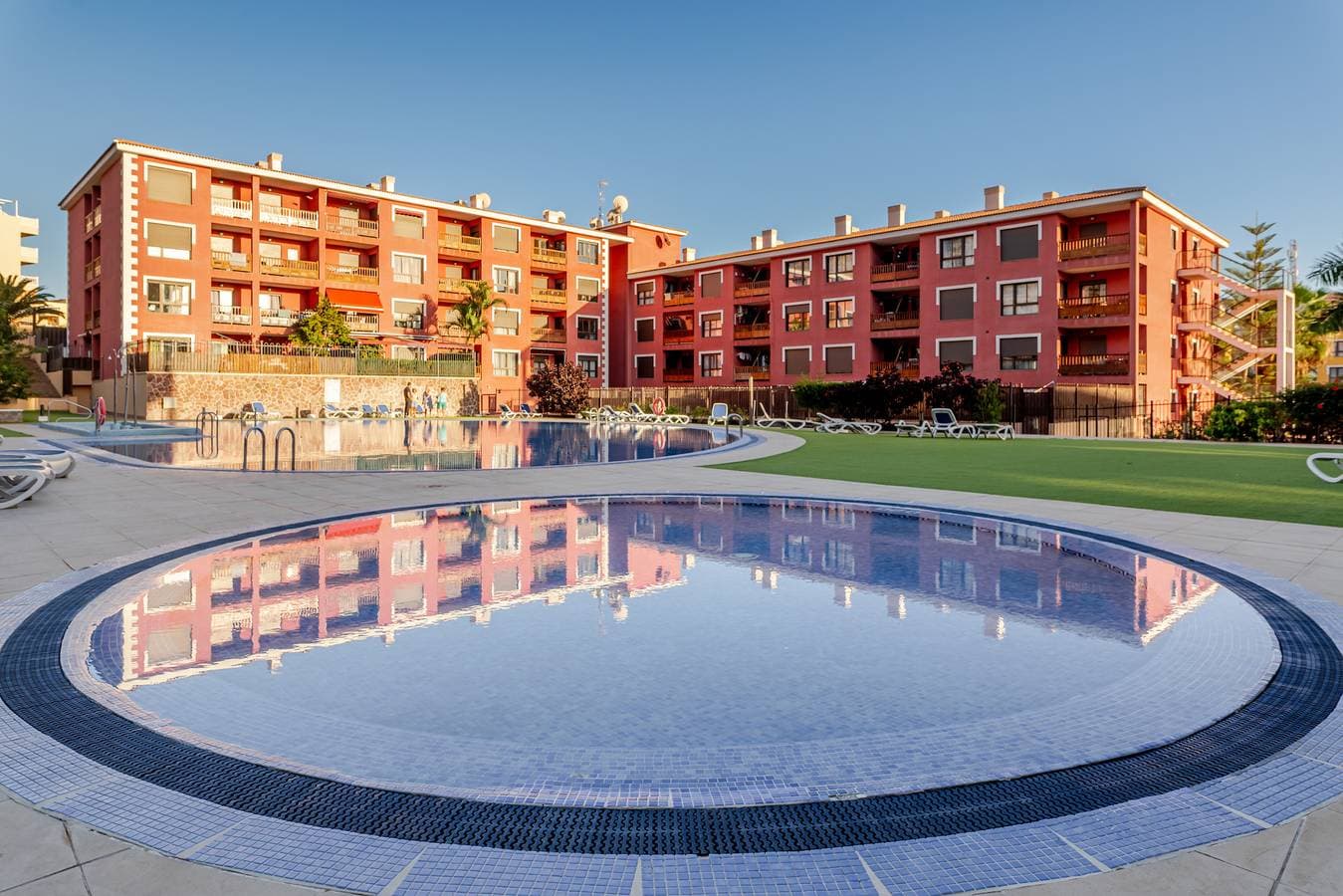 El Mocan Deluxe House - Pool & Terrace 1