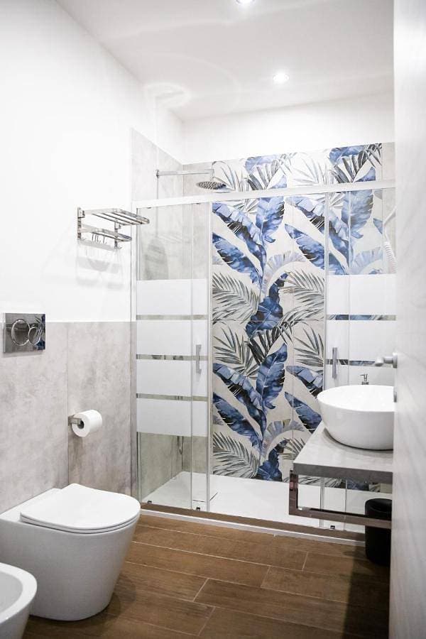Foto 4 von 9: Double Room with Private Bathroom