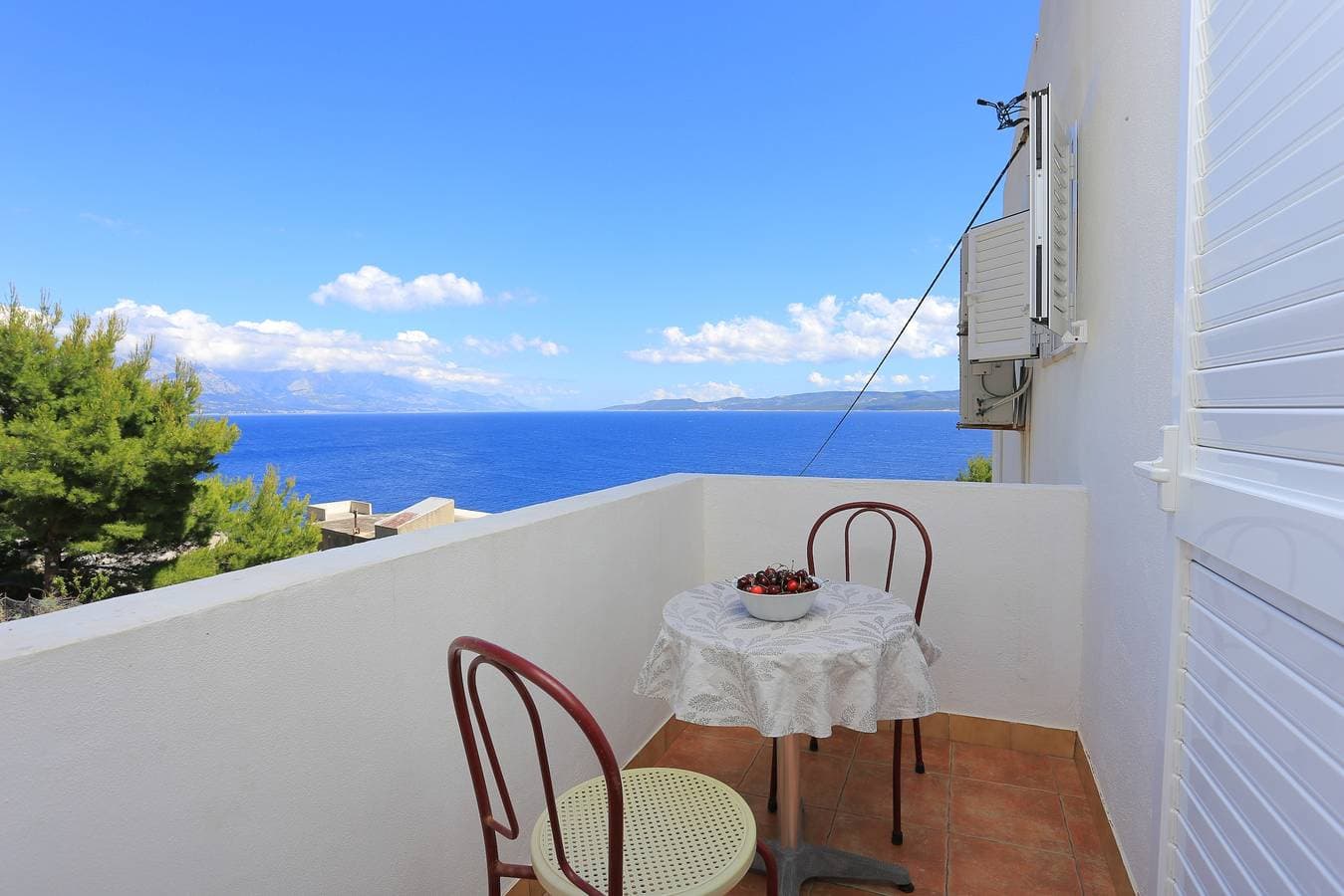 1-Zimmer-Ferienwohnung mit Balkon und Meerblick Lokva Rogoznica, Omis A-17645-d 1