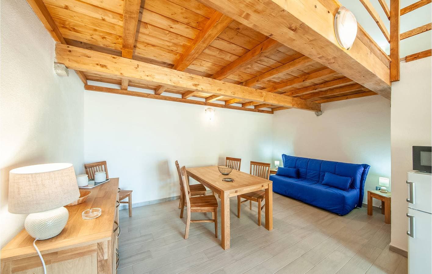 Foto 7 von 22: Appartement mit Pool in der Nähe des Li Junchi Beach